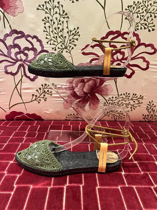 Huella espadrillas crochet verde militare con laccio alla caviglia
