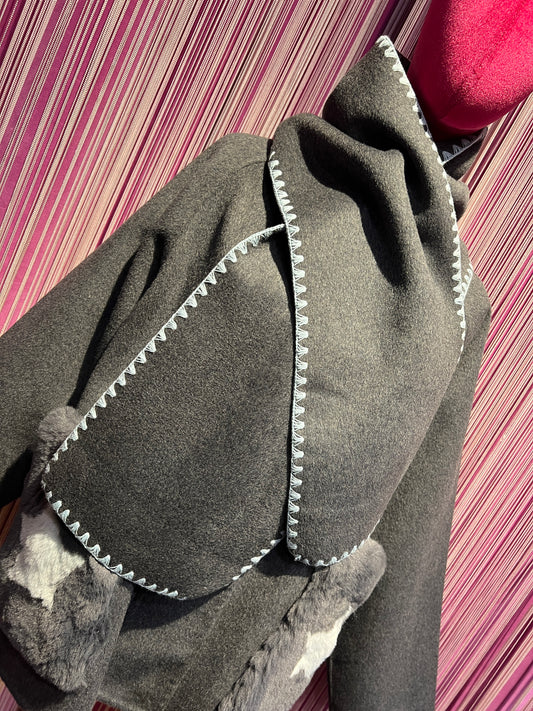 Sincere Paris giacca cappotto con sciarpa rimovibile grigio scuro tasche ecopelliccia con stelle