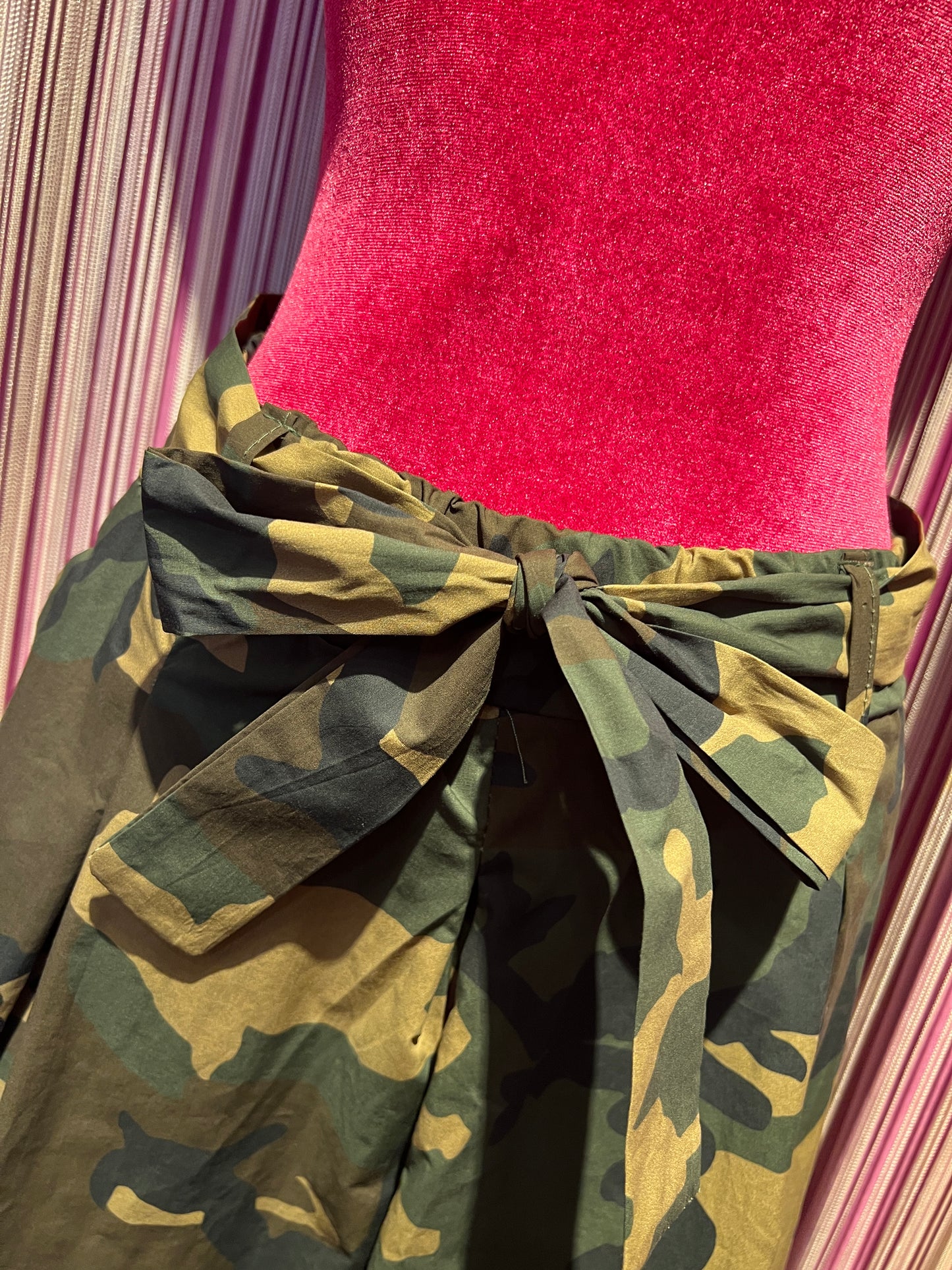 Mon amour Paris completo top e bermuda camouflage con applicazione