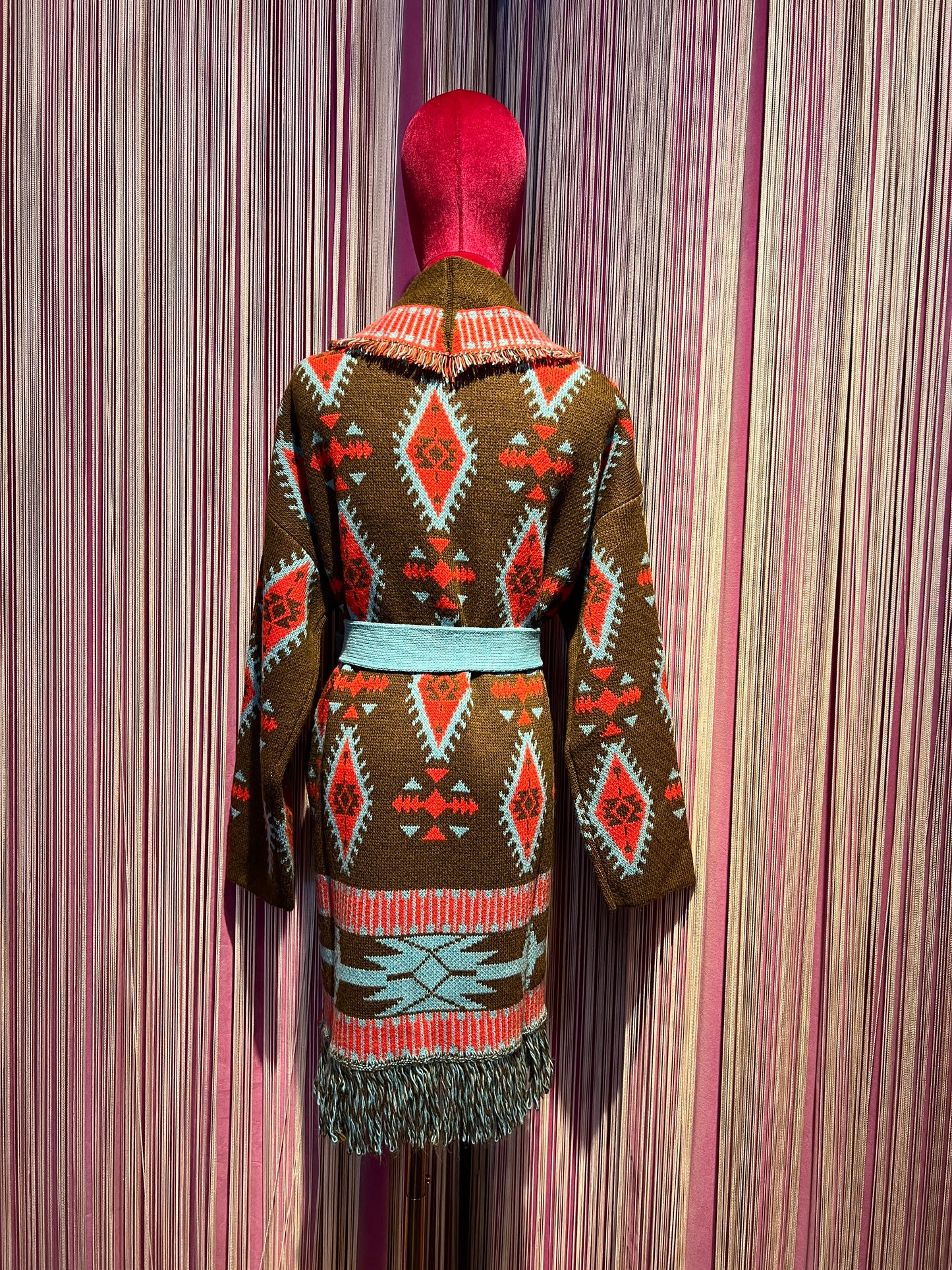 Colour market cardigan jacquard con cinta turchese strass e frange marrone rosso e turchese