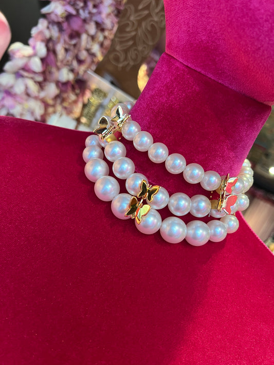 Choker a tre fili farfalle in bronzo placcato oro e plexiglas bianco