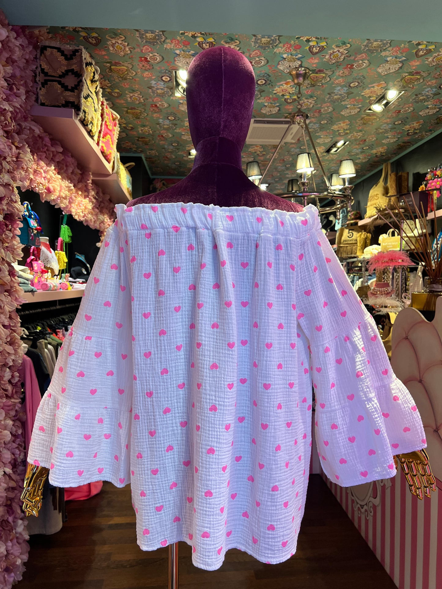 Mon amour -40%Paris blusa bianca scollo Bardot con cuori fucsia