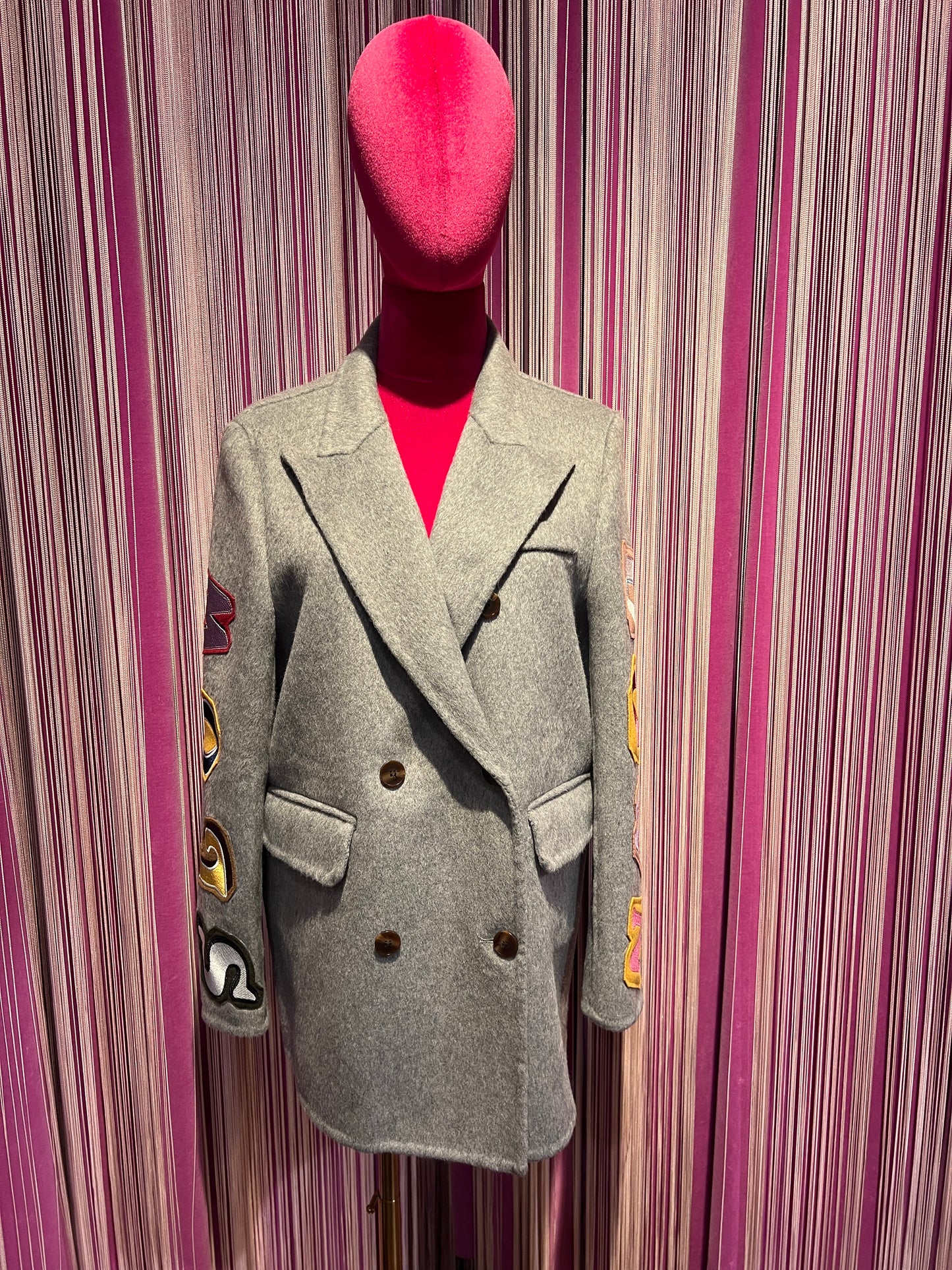 Front street giacca/cappotto lana grigia corta scritta patch sulle maniche