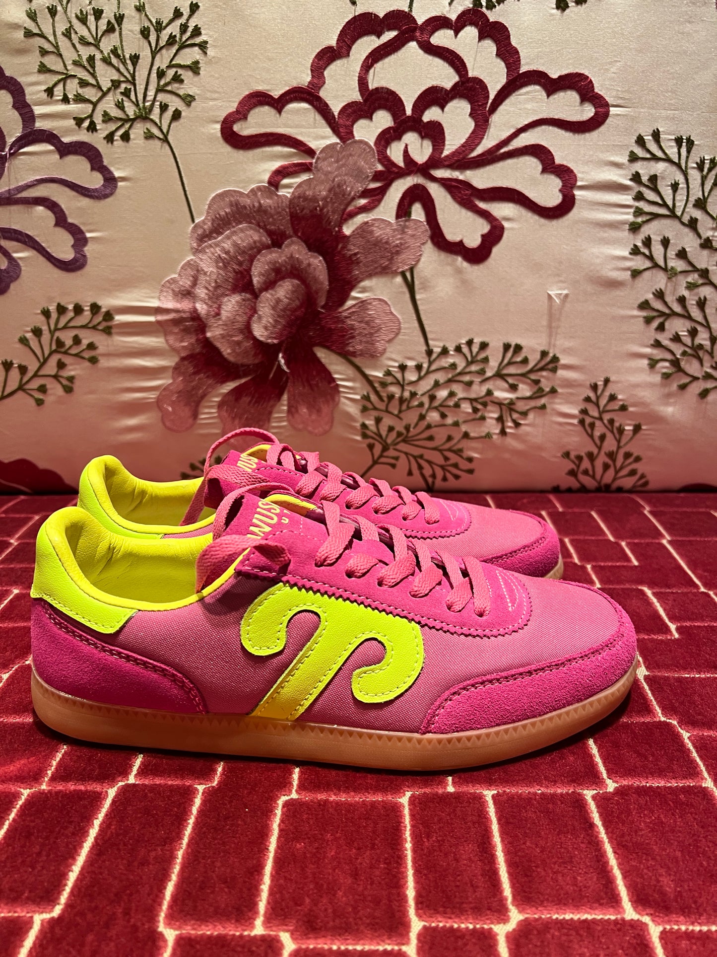 Wushu Ruyi sneakers camoscio, pelle e tela fucsia / giallo flou
