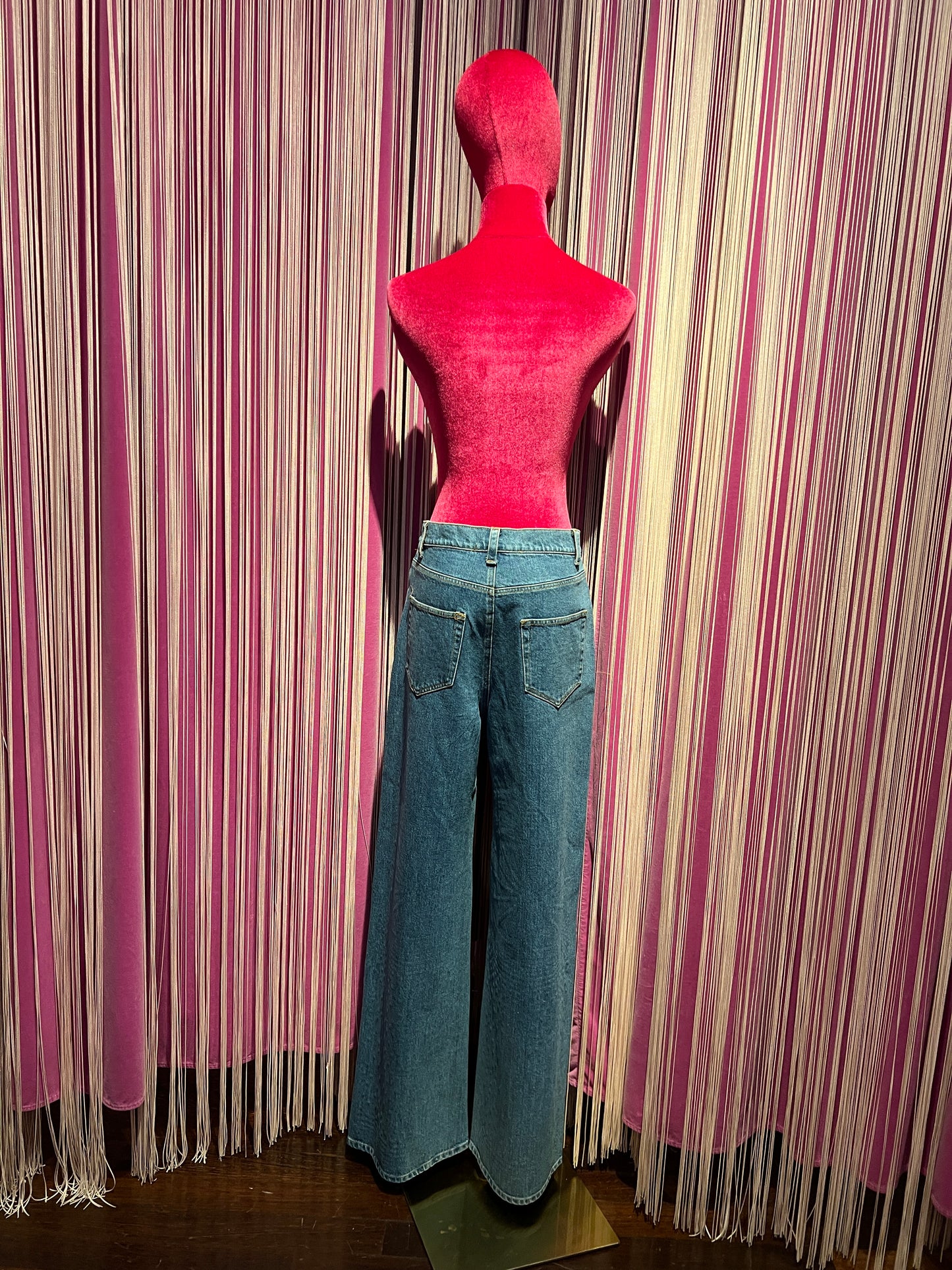 11 love is glamour -50%jeans denim con applicazione Swarovski