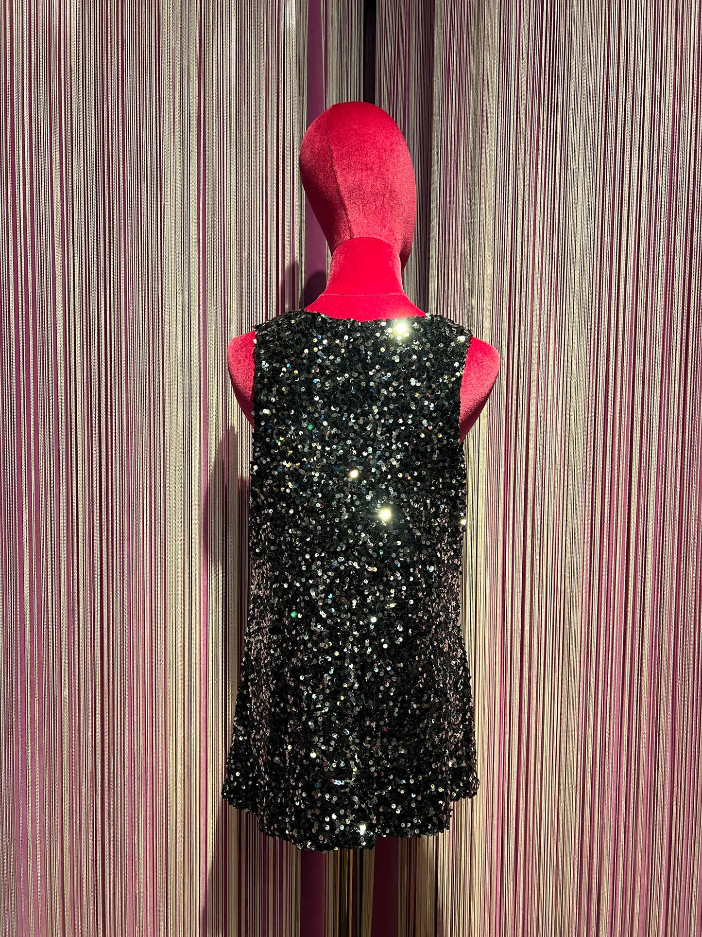 The room canotta paillettes nera scollo drappeggiato