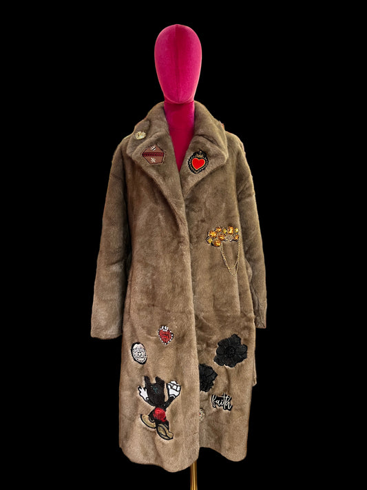 Abpink🩷 eco visone miele con patch Topolino cuore sacro