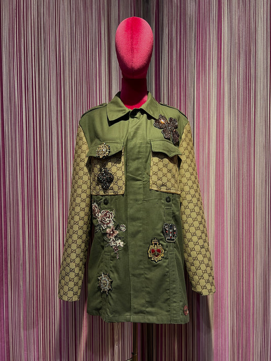 ABpink la verdina , giacca militare con maniche logate e patch fiori cristalli, fiori ricamati e cuore sacro