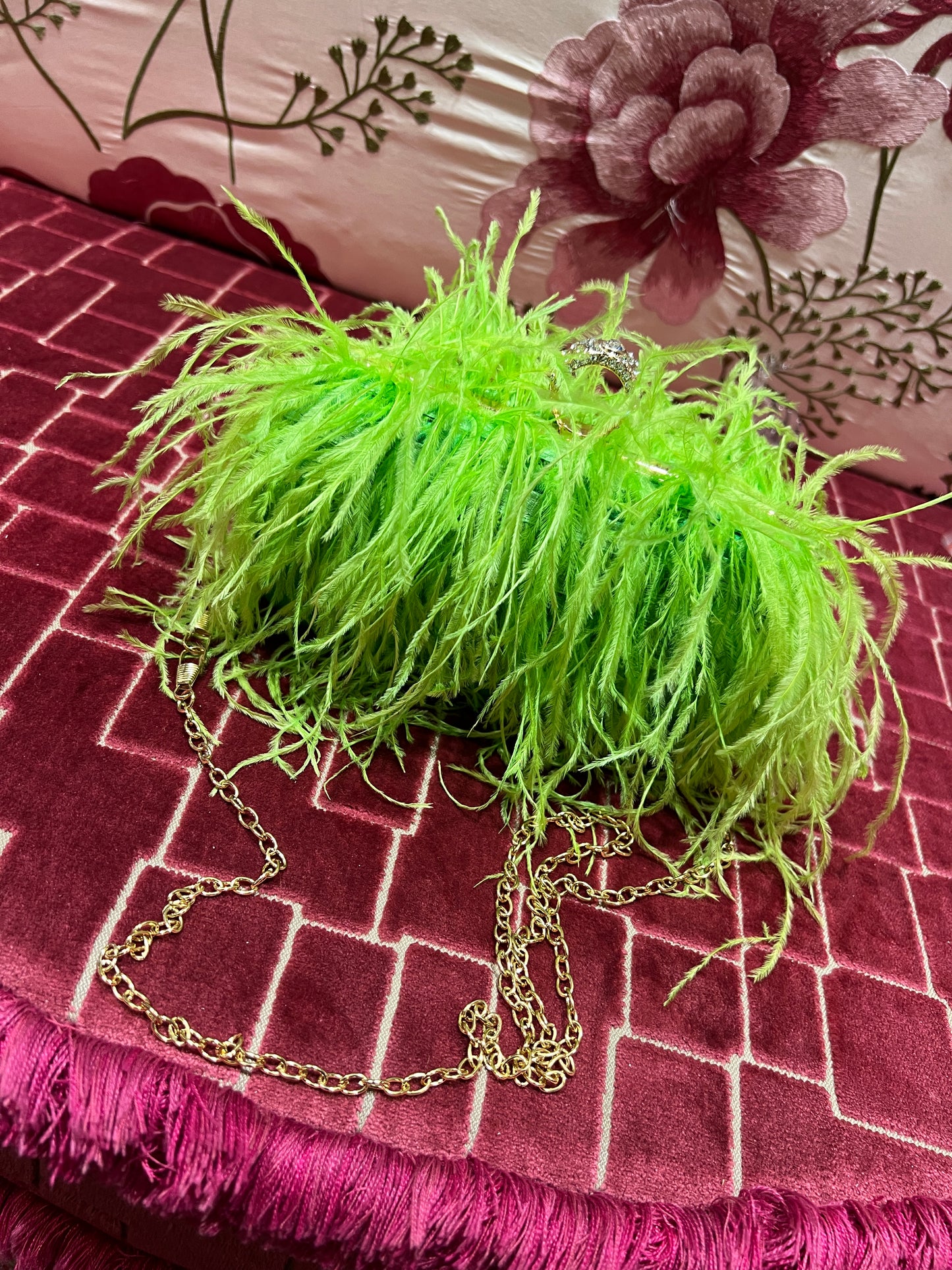 Clutch marabu con tracollina verde
