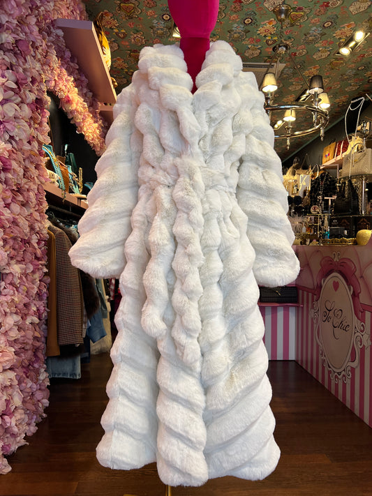 Uncommon cappotto lungo ecopelliccia cincilla’ panna con cinta