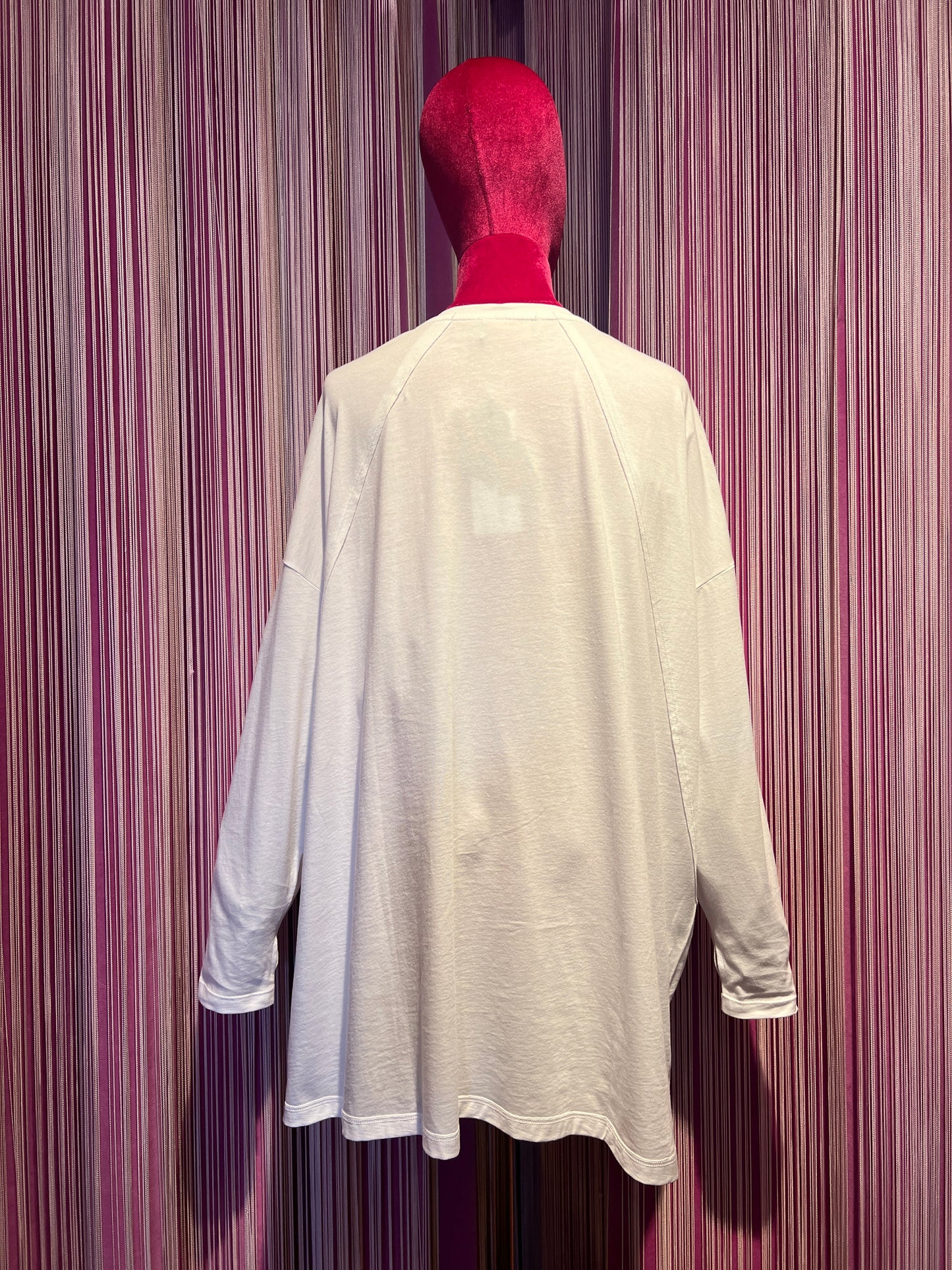 Miss goodlife -20% di sconto t-shirt oversize bianca manica lunga con scritta cristalli neri “ Soup of the day gin tonic “