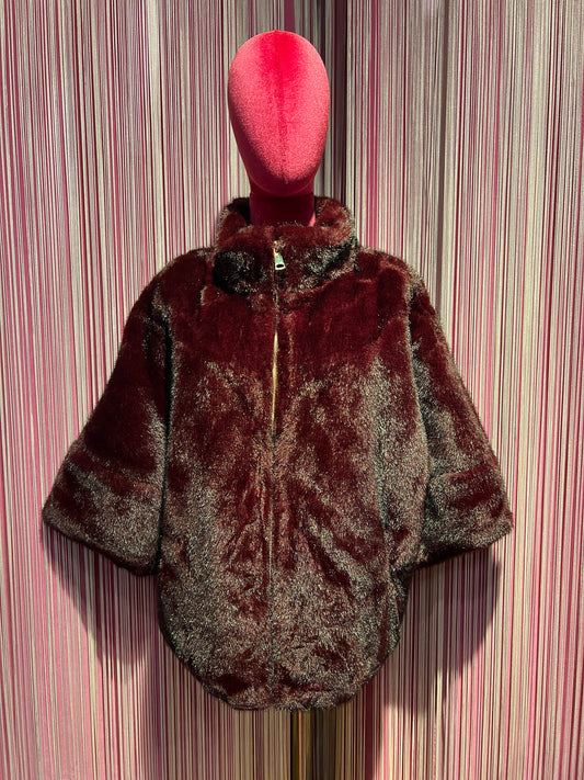 The room gilet burgundi in simil pelliccia