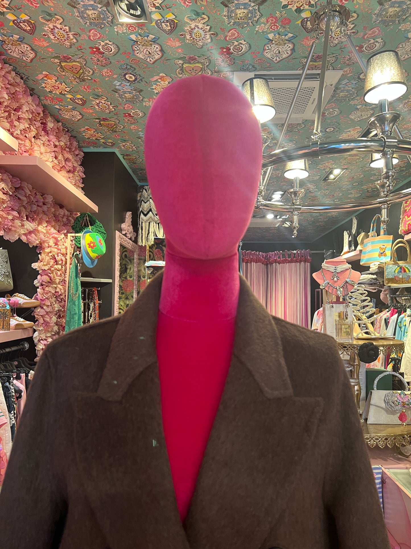 Front street cappotto lana cioccolato con scritta patch “ Slow down you’re doing fine” dietro