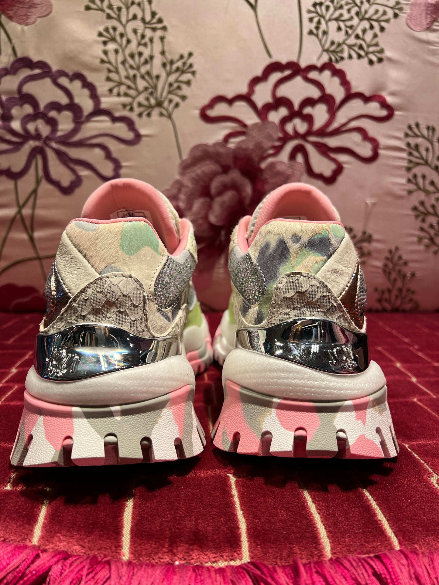 Joia Paris Sneakers rosa /argento con applicazioni cristalli