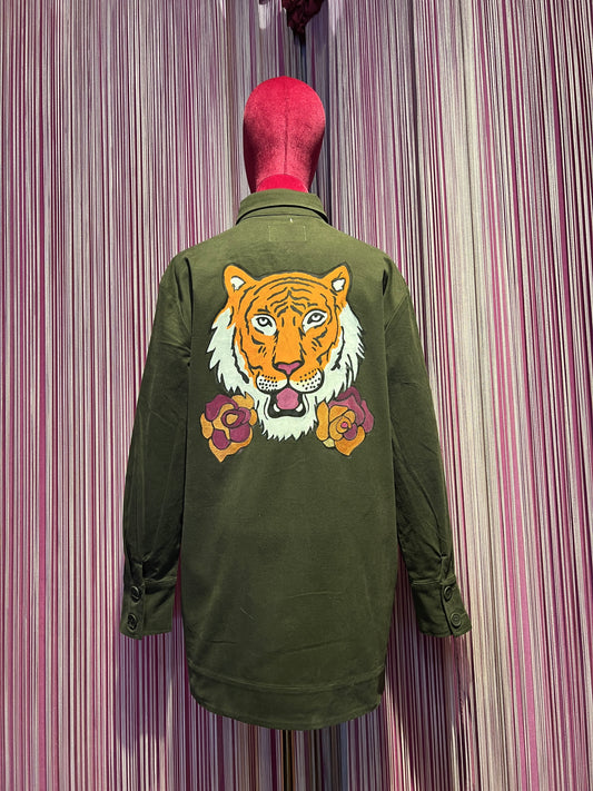 ABpink🩷 giacca Charlotte verde militare con patch tigre cuore stella maculati sul retro tigre vestibilita’ 40/44