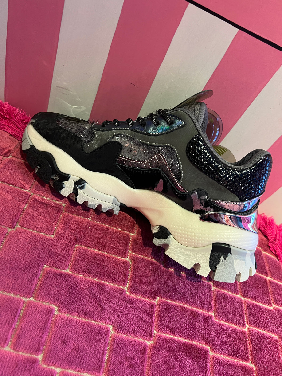 Joia Paris sneaker dettagli paillettes nero e grigio