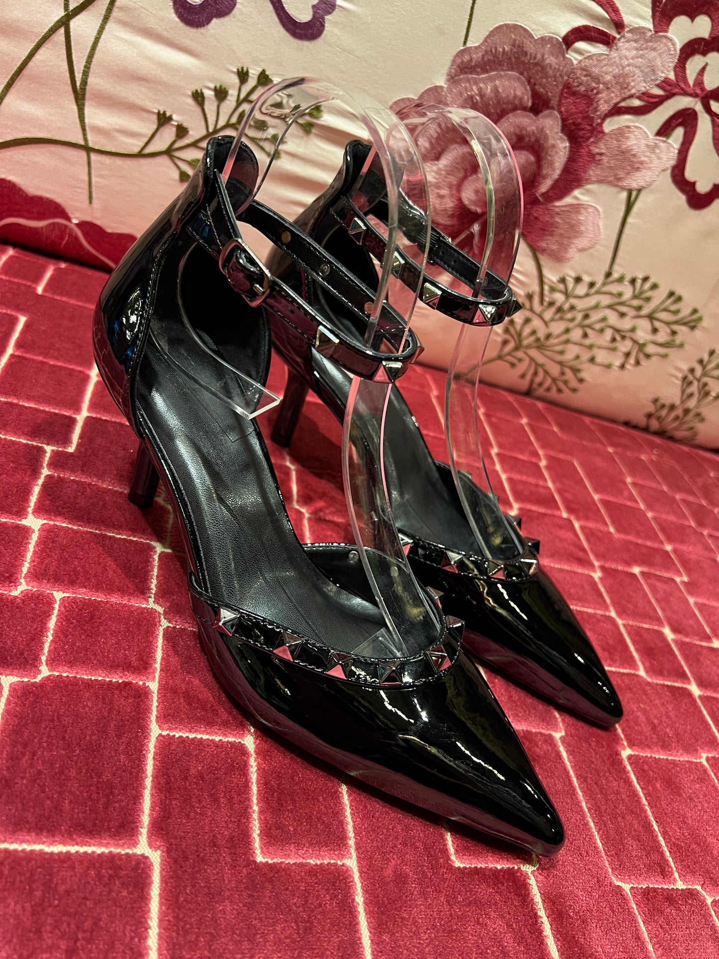 Slingback ecopelle con borchie colore nero