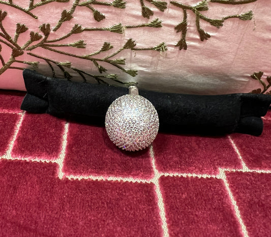 Anello con cristalli