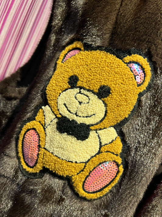 ABpink 🩷gilet eco visone con patch fiori micro paillettes, api e teddy