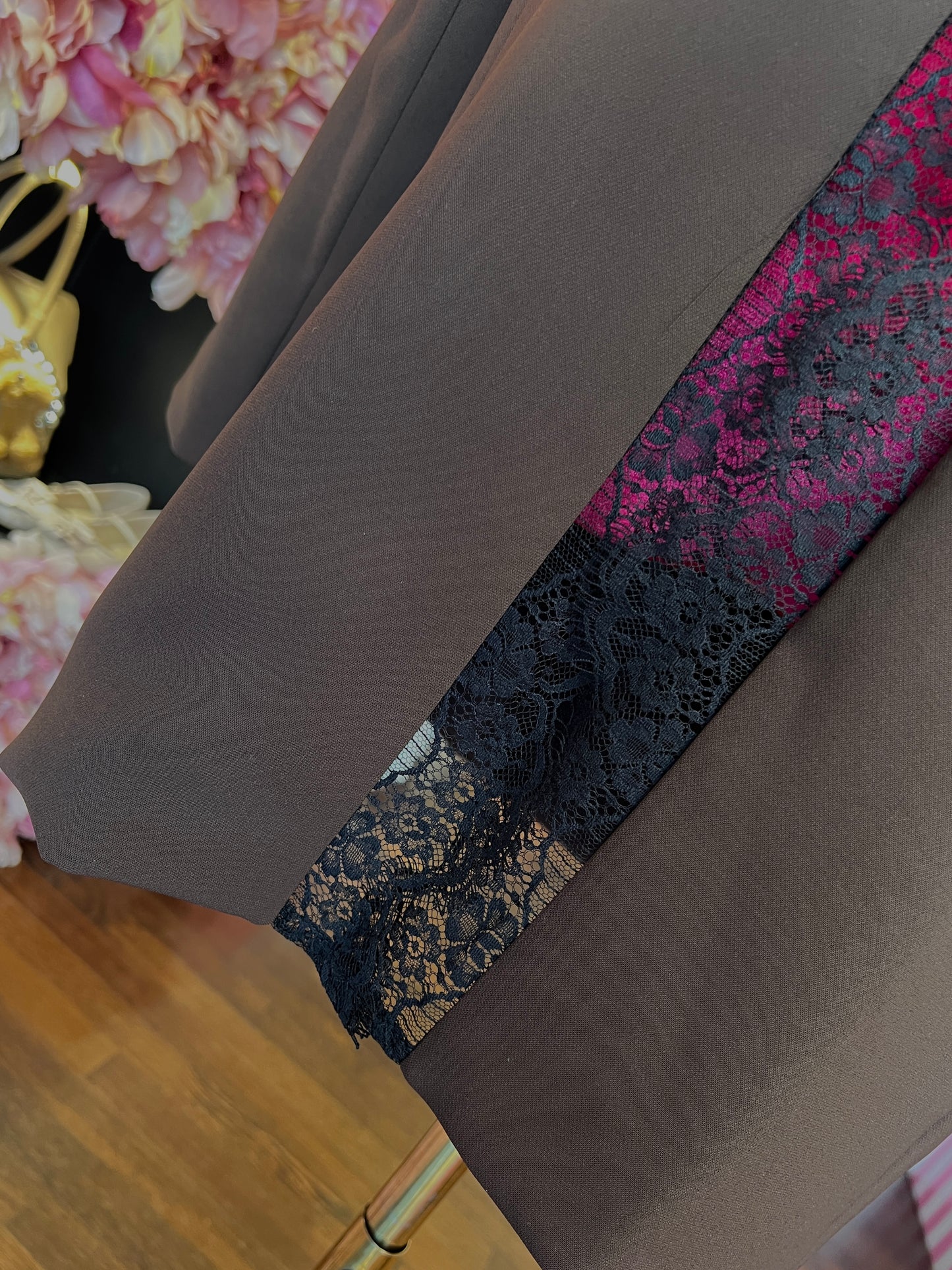 Pink memories giacca marrone con spacco e pizzo nero