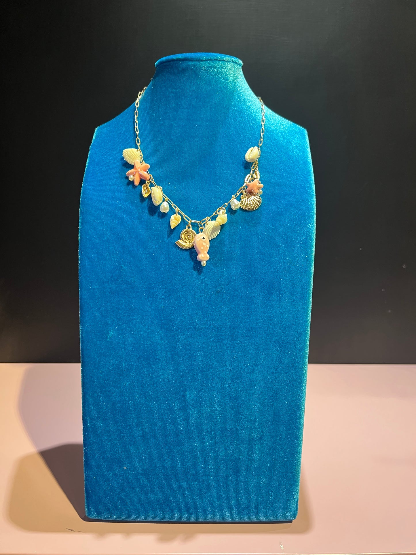 Collana girocollo con charms conchiglie stelle marine
