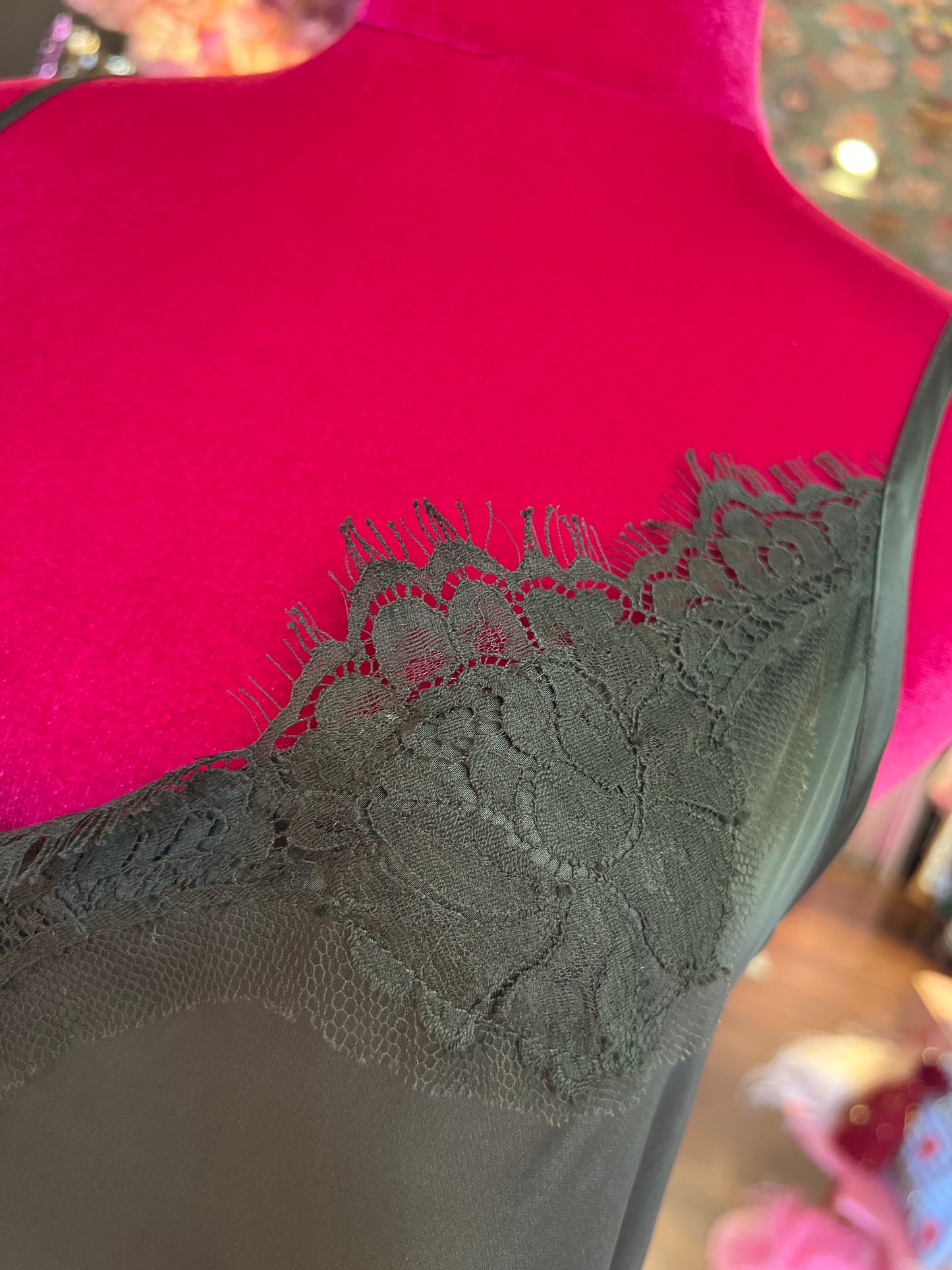 Pink memories-40% di sconto abito sottoveste verde militare con pizzo e spacco laterale