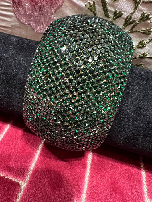 Bracciale alto verde con strass chiusura a molla