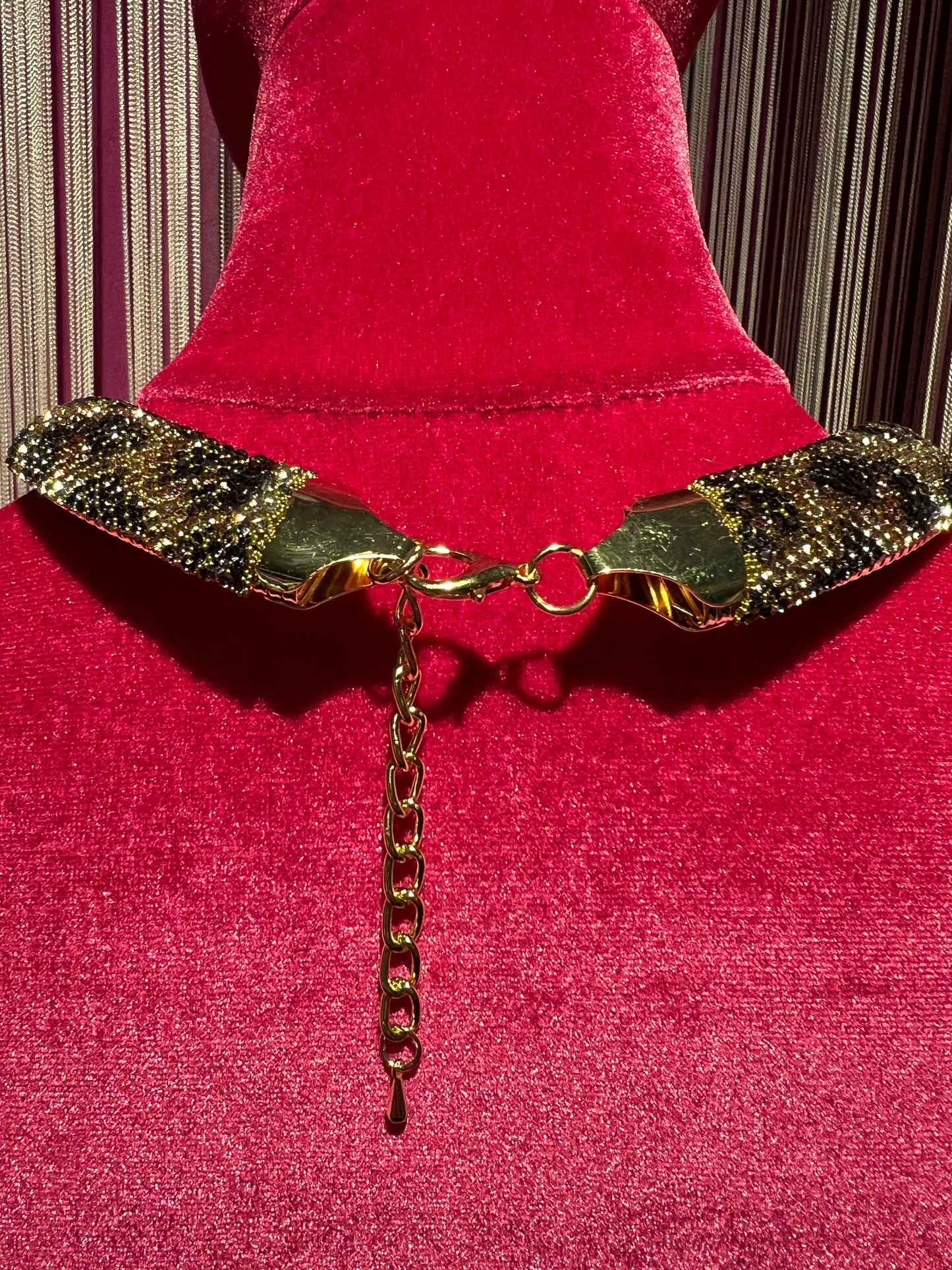 Collana girocollo Swarovski disegno maculato