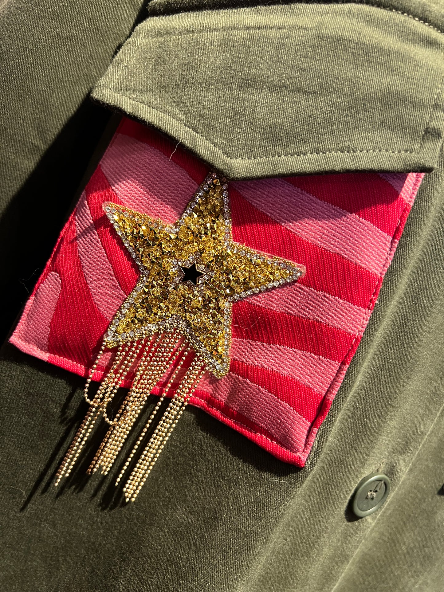 ABpink🩷 giacca Charlotte verde militare con patch farfalle sul retro due tigri fucsia vestibilita’ 40/48