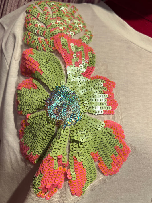 Pink memories T-shirt over con stampa e ricami paillettes