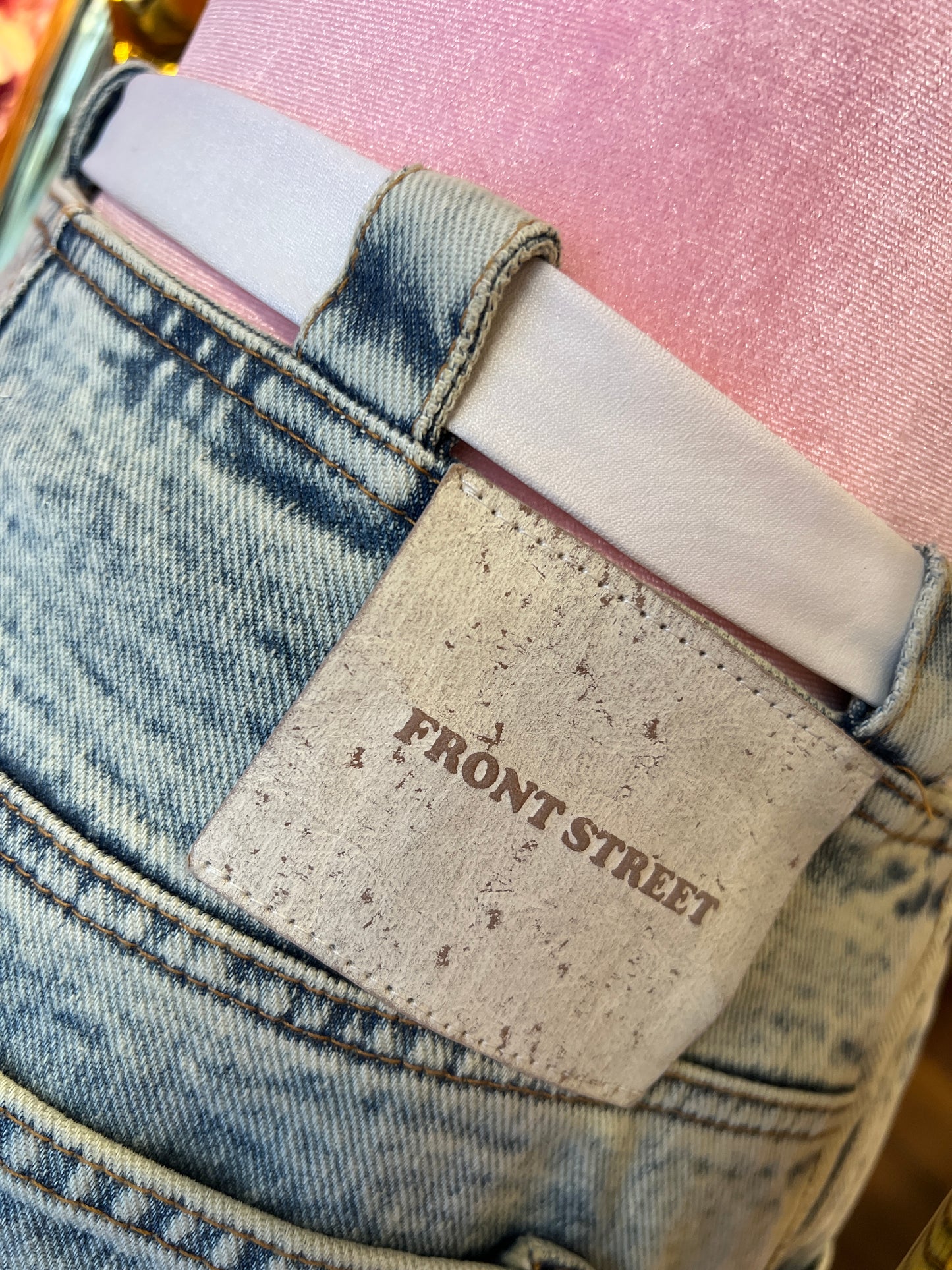 Front street jeans largo super aged con cinta cravatta