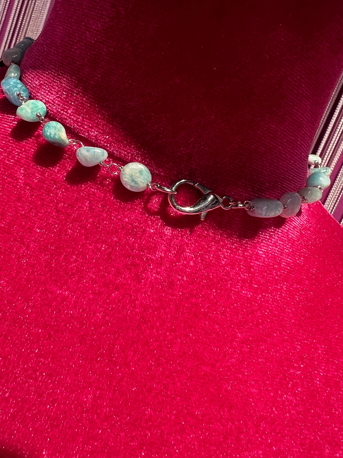 Manuela Ajo creazioni collana pietre dure verde tiffany e immagini sacre argento e verde smeraldo