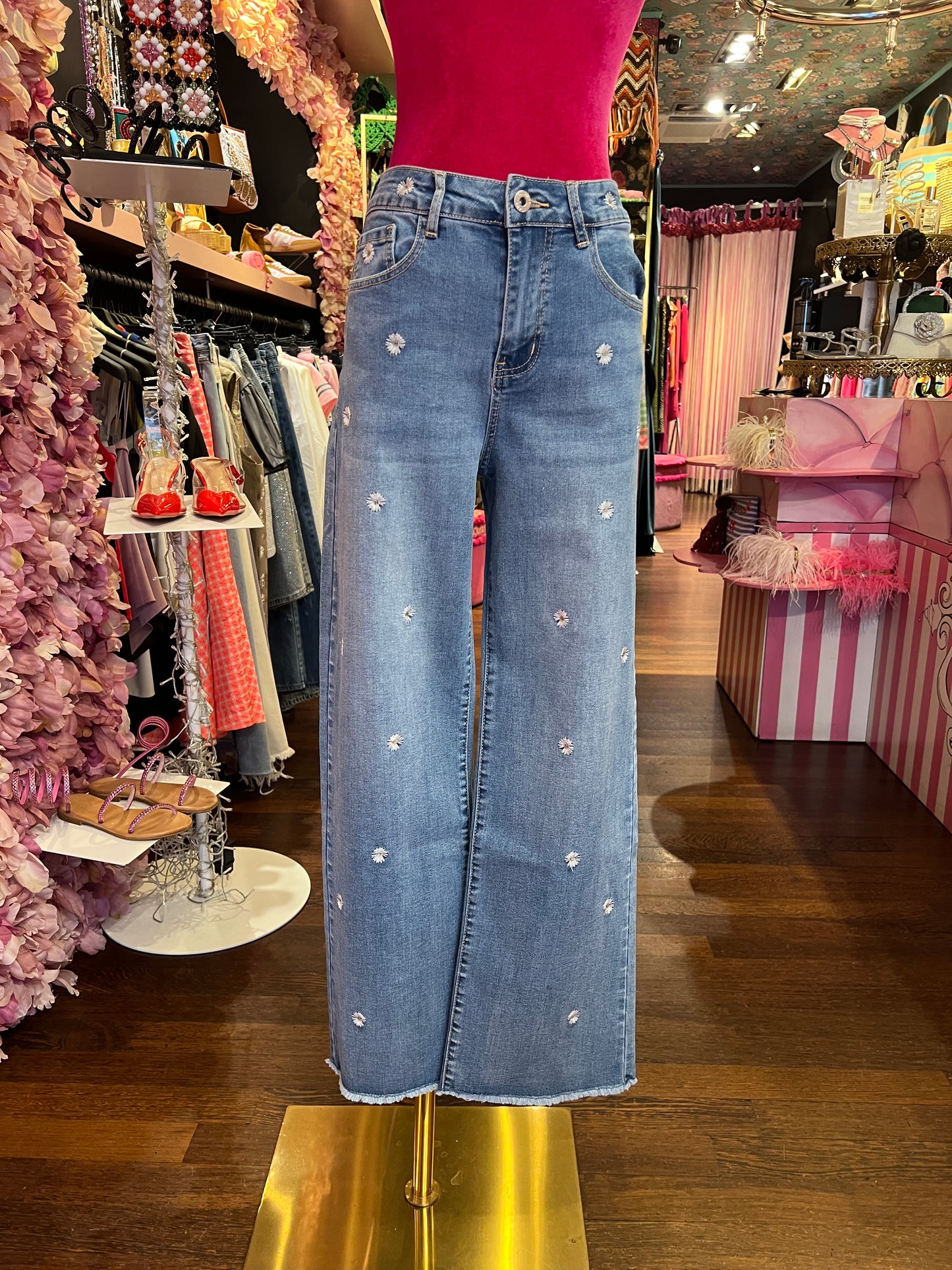 Mon amour Paris jeans con fiori bianchi orlo taglio vivo elasticizzato medio