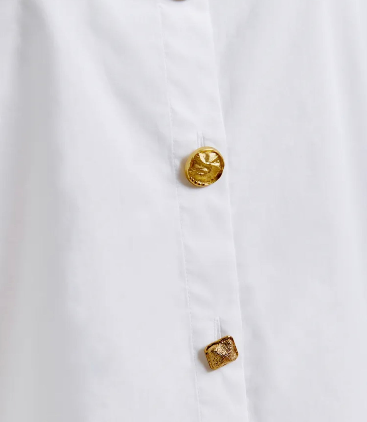 Essentiel antwerp -40% di sconto camicia cotone oversize con colletto allungato può essere annodato, bottoni oro