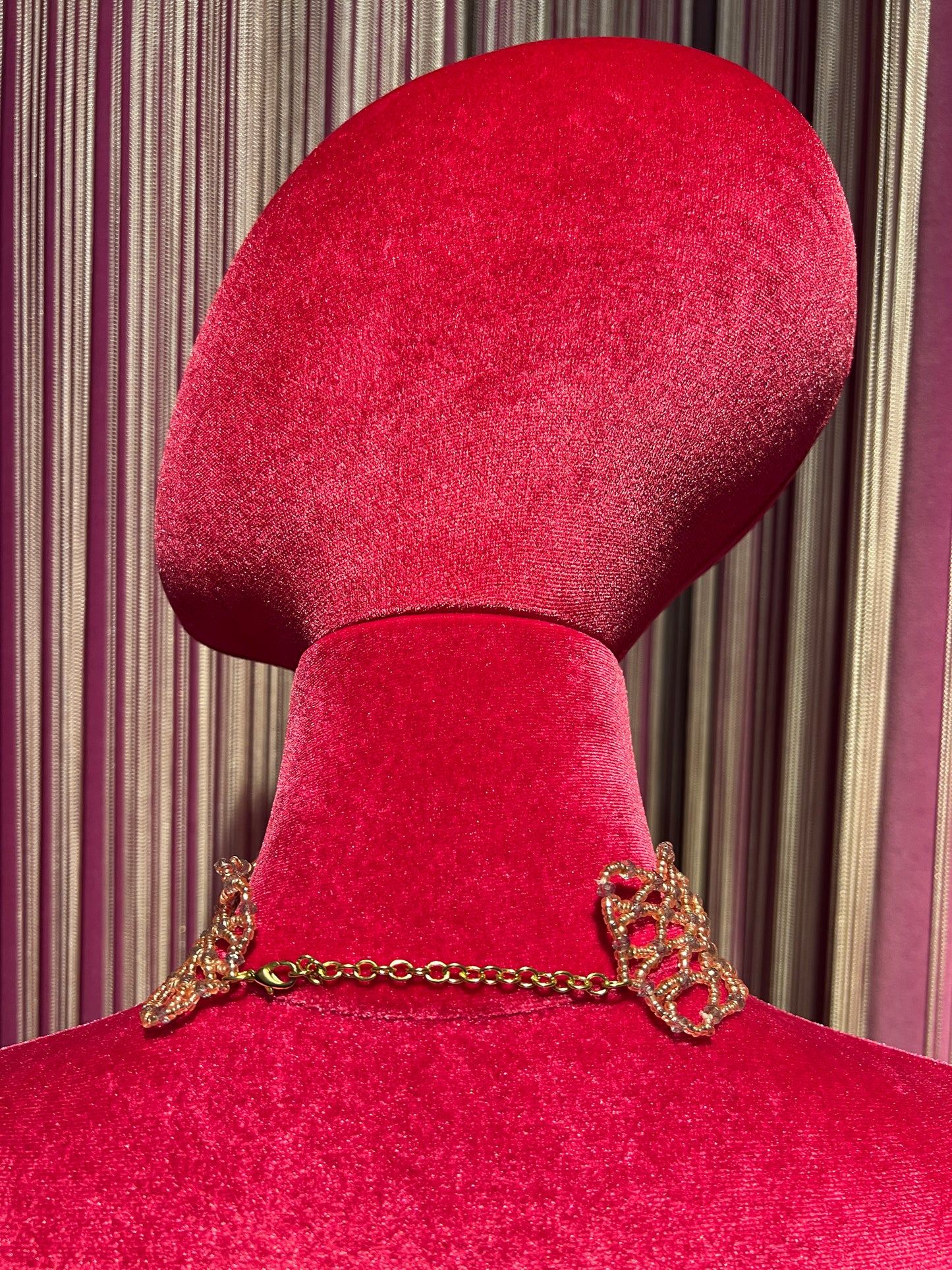 Choker con frange perline rosa e grigio