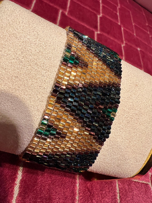 Bracciale regolabile perline fantasia triangolo verde / oro