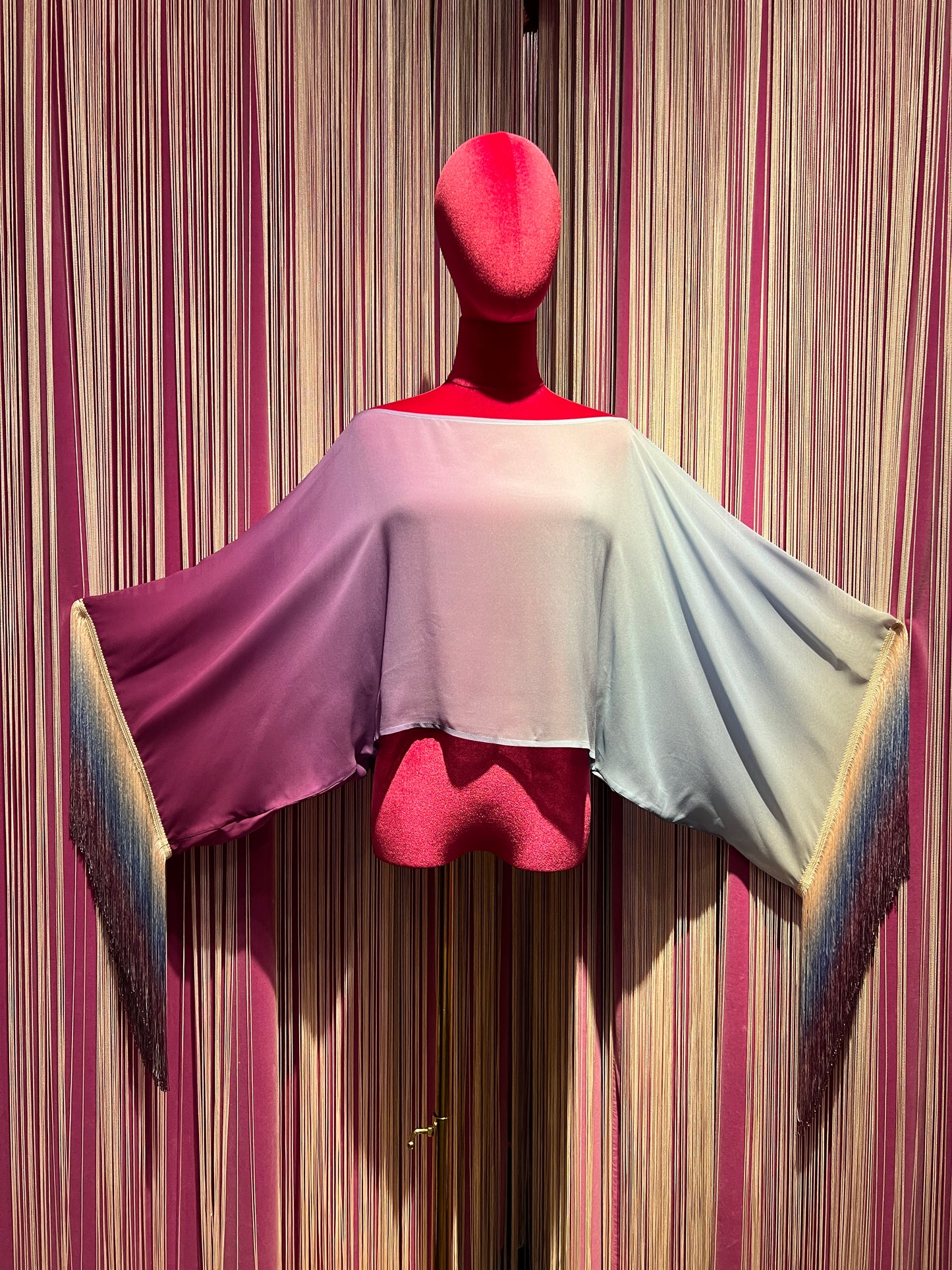 Maesta -50% di sconto cappa/stola in voile con frange celeste viola sfumata
