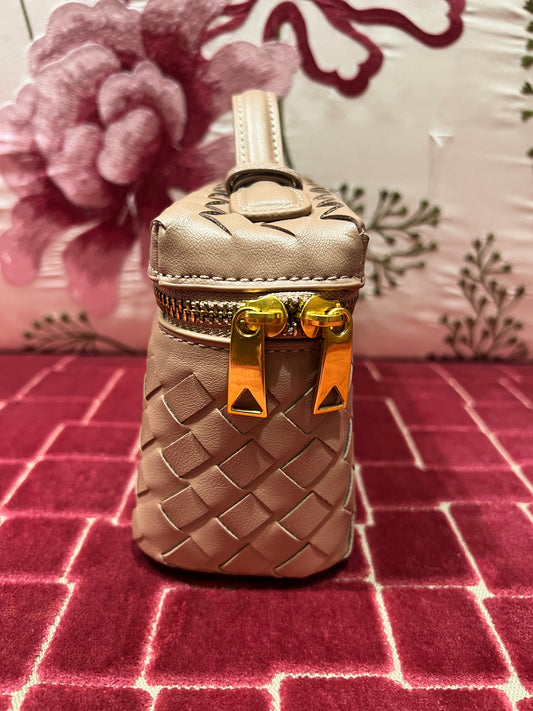 Borsa ecopelle beige con lavorazione ad intreccio con tracollina