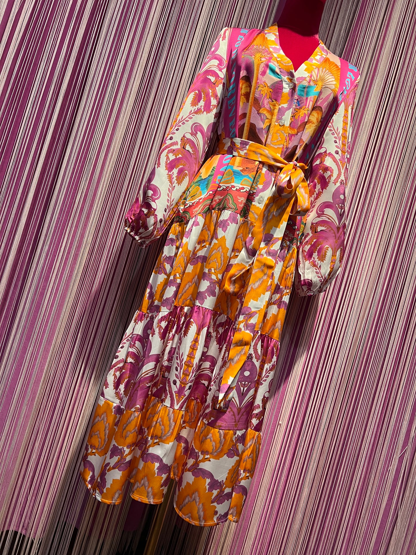 Miss goodlife -20% di sconto abito con cinta rimovibile fantasia viola /arancio / fucsiacon scritta “ forever love “