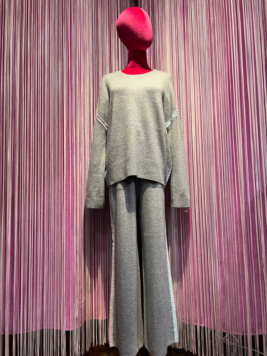 Sincere Paris completo maglia e pantalone grigio lana e cachemire con rifiniture colorate