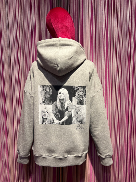 Brigitte Bardot felpa con cappuccio grigio chiaro con stampa BB