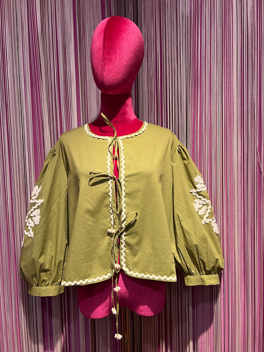 Sincere Paris camicia con chiusura laccetti verde oliva e passamaneria