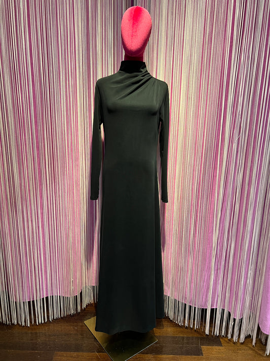 SU official abito lungo con collo a lupetto