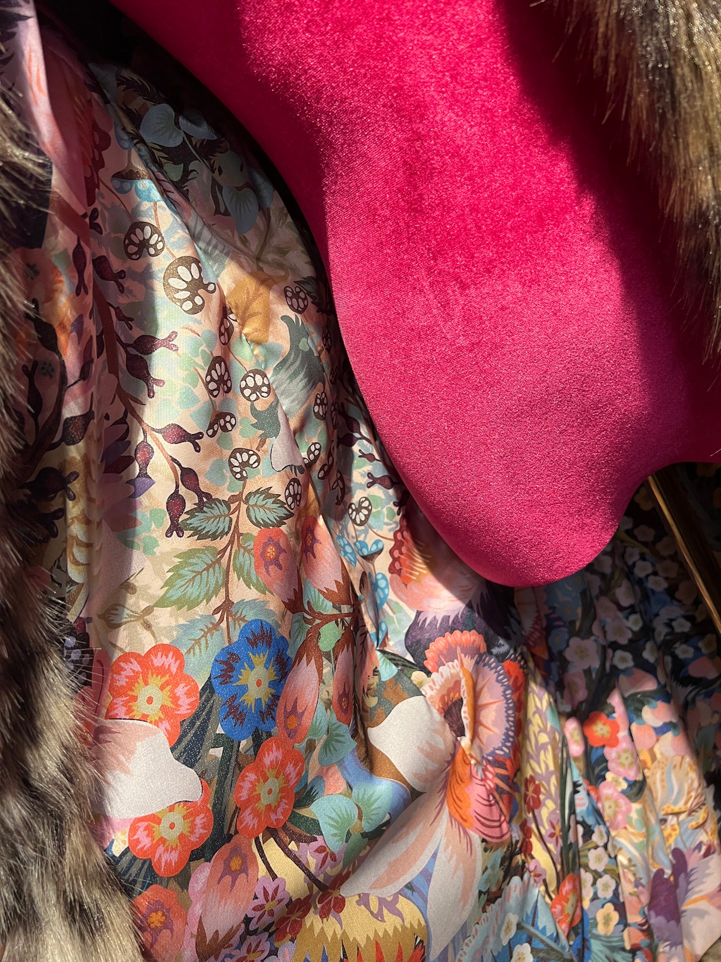 Bazar deluxe cappotto eco pelliccia animalier con cintura e fodera interna floreale