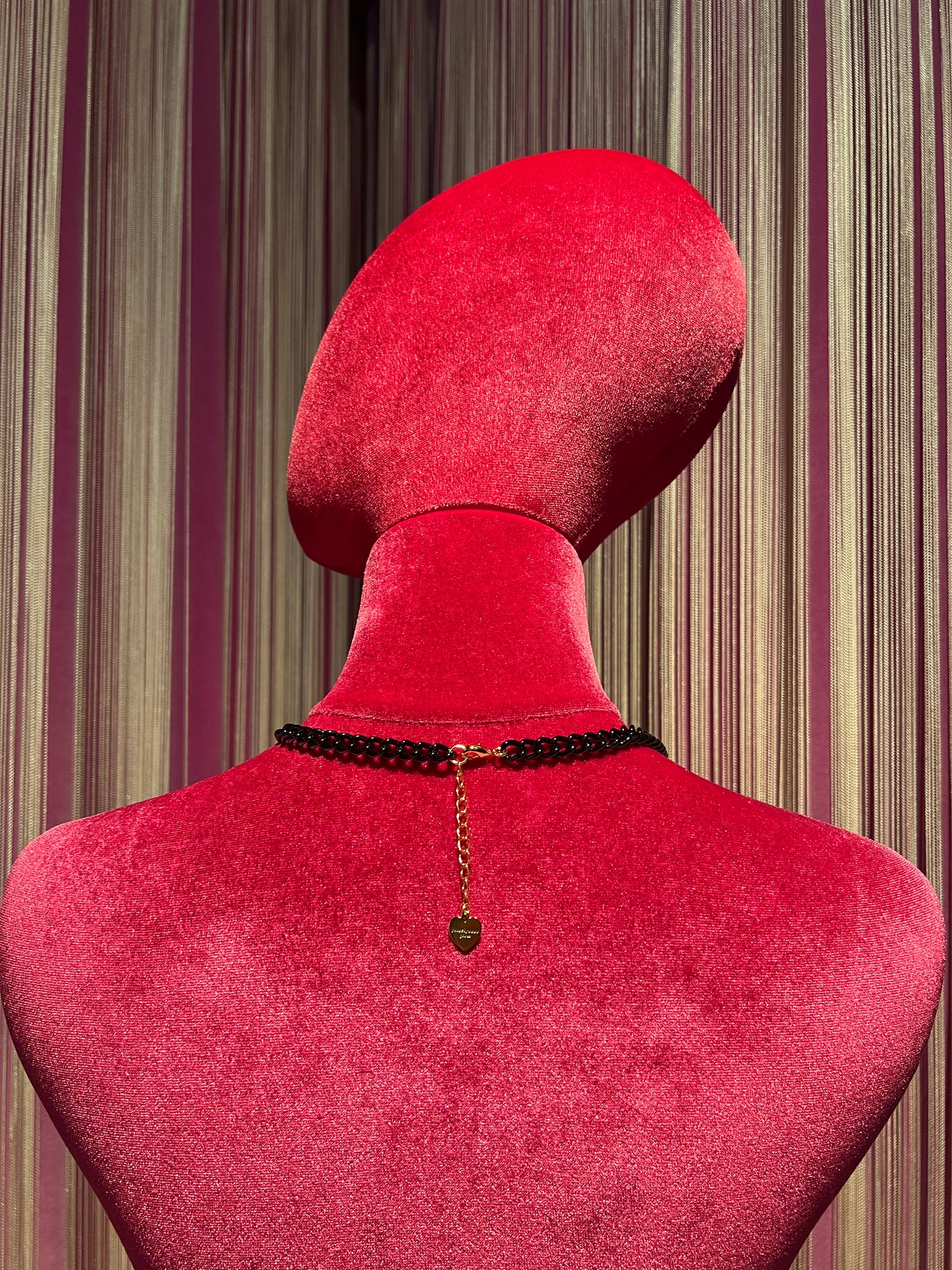 Principessa glam collana girocollo catena nera con charms cuore giallo cuore rosso trifoglio bianco