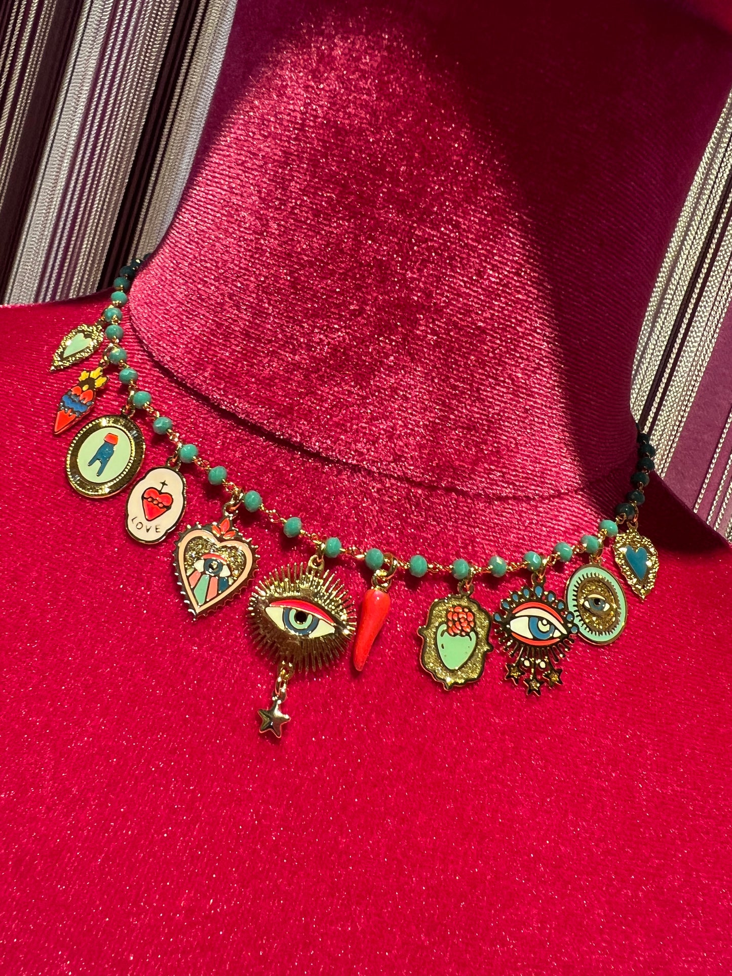 Principessa Glam collana girocollo perline verdi cornetto rosso