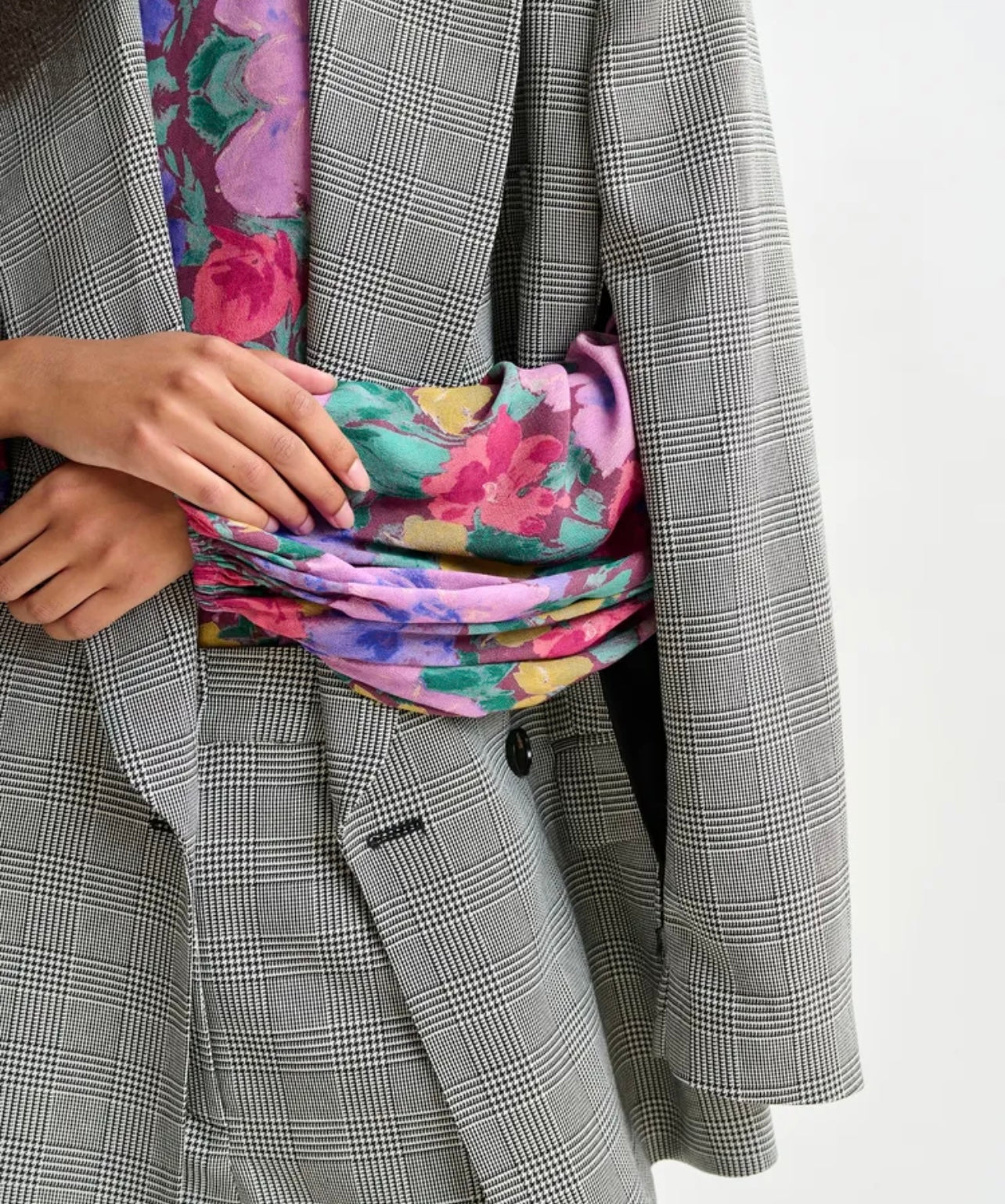 Essentiel antwerp blazer doppiopetto grigio e nero con dettagli zip sotto le ascelle Ipursuit