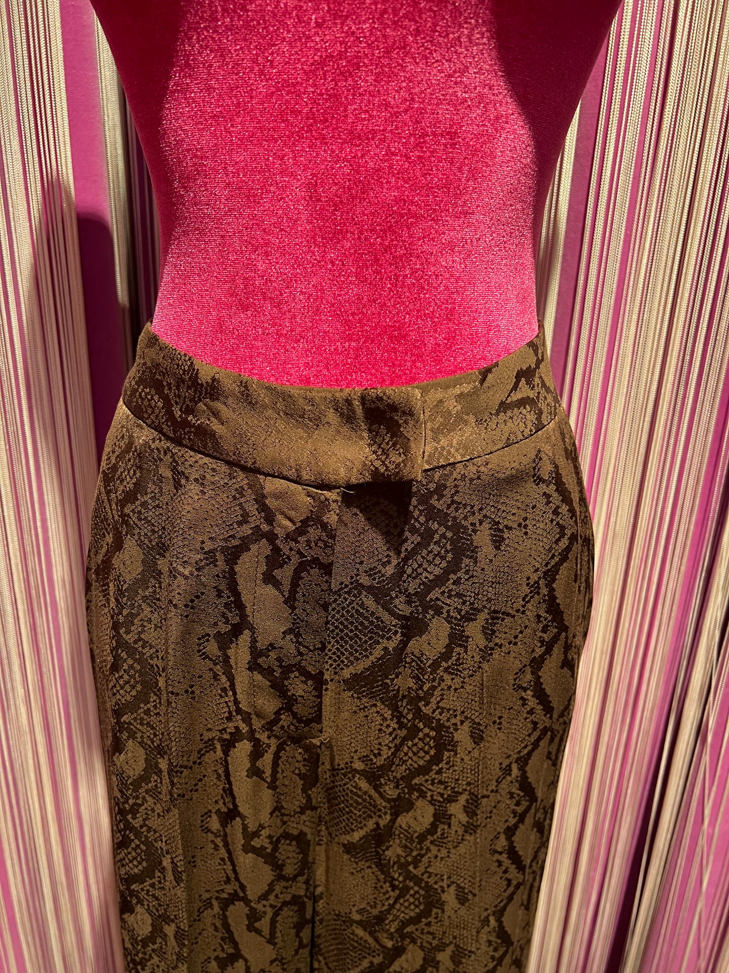 Simona Corsellini meno 60% completo camicia e pantalone stampa snake cioccolato