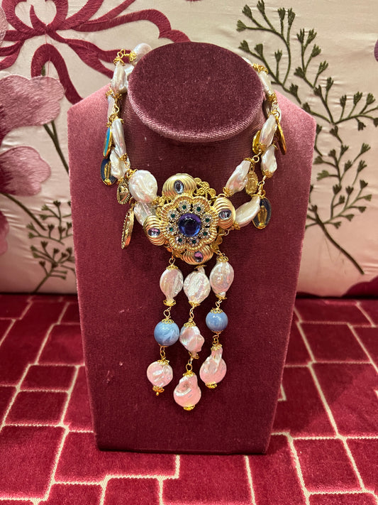 Monilia collana girocollo con immagini sacre pietra blu con perle barocche