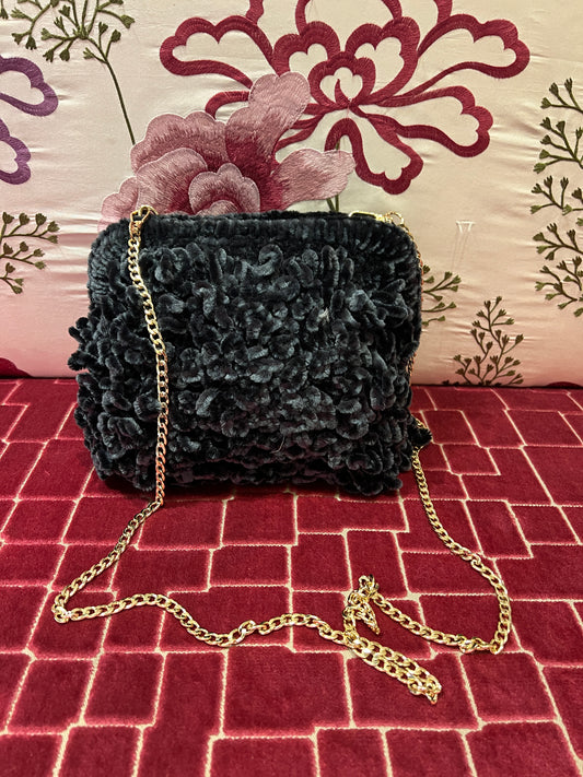 Love & roses clutch con tracollina dorata in ciniglia grigio antracite